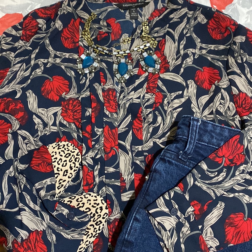 BANANA REPUBLIC blouse. Small Petite